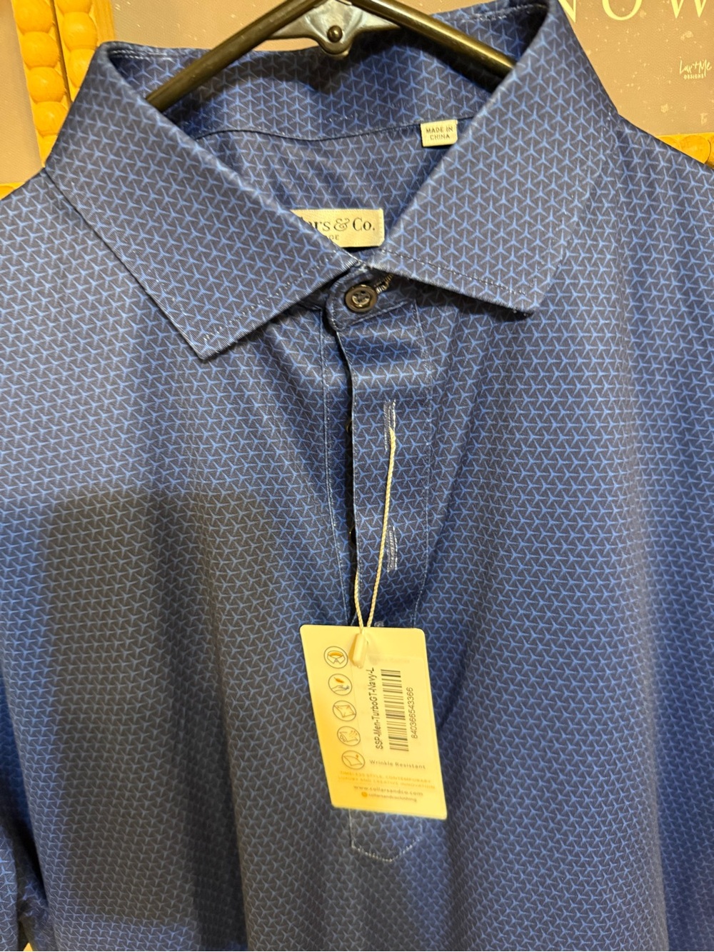 Collars & Co NWT Men’s Navy Short-Sleeve Polo Shirt with geometric pattern